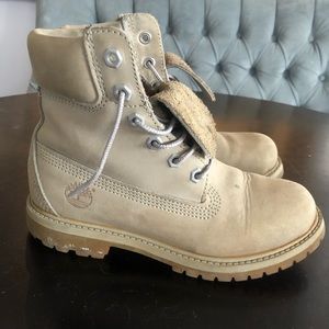 Grey Timberlands in size 5